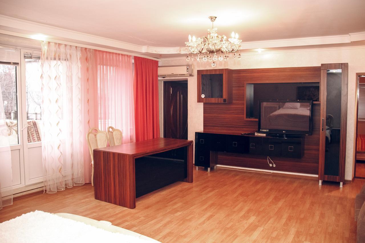 Hotel Gold Lion Kişinev Dış mekan fotoğraf