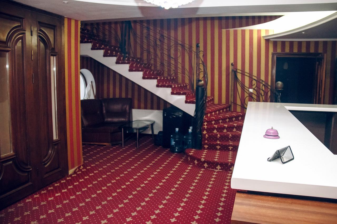 Hotel Gold Lion Kişinev Dış mekan fotoğraf