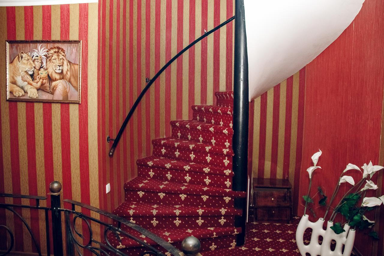 Hotel Gold Lion Kişinev Dış mekan fotoğraf