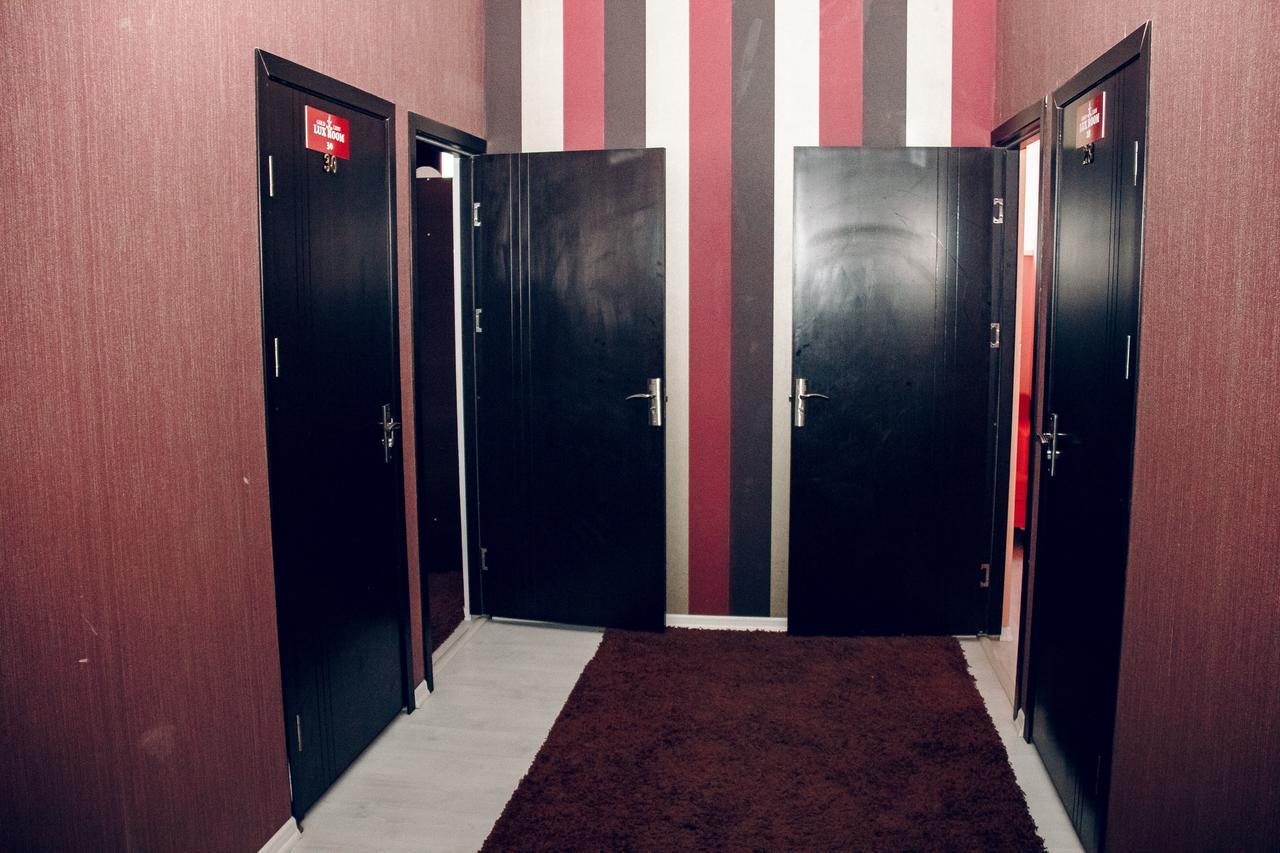 Hotel Gold Lion Kişinev Dış mekan fotoğraf